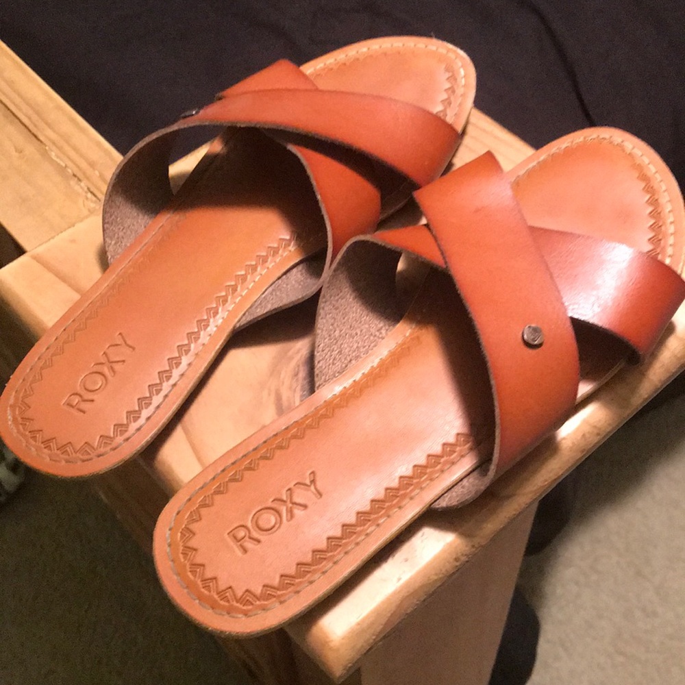 Roxy strappy sandals size 9